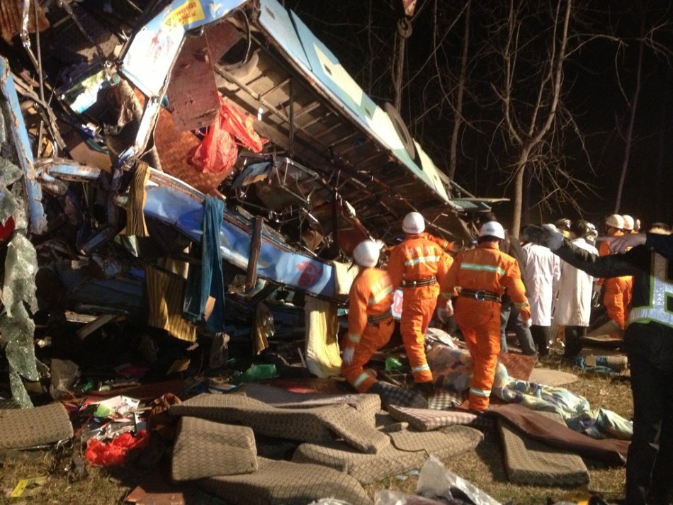 湖北公安县境内发生一起交通事故14人死亡
