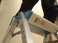 微视频：教大家家庭安全之梯子的正确使用