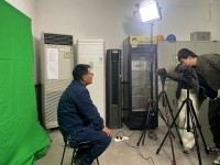 11月17日，尊龙集团官网外拍团队在韩城市某钢铁公司拍摄警示教育片