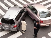 发生交通事故后应该怎么办？